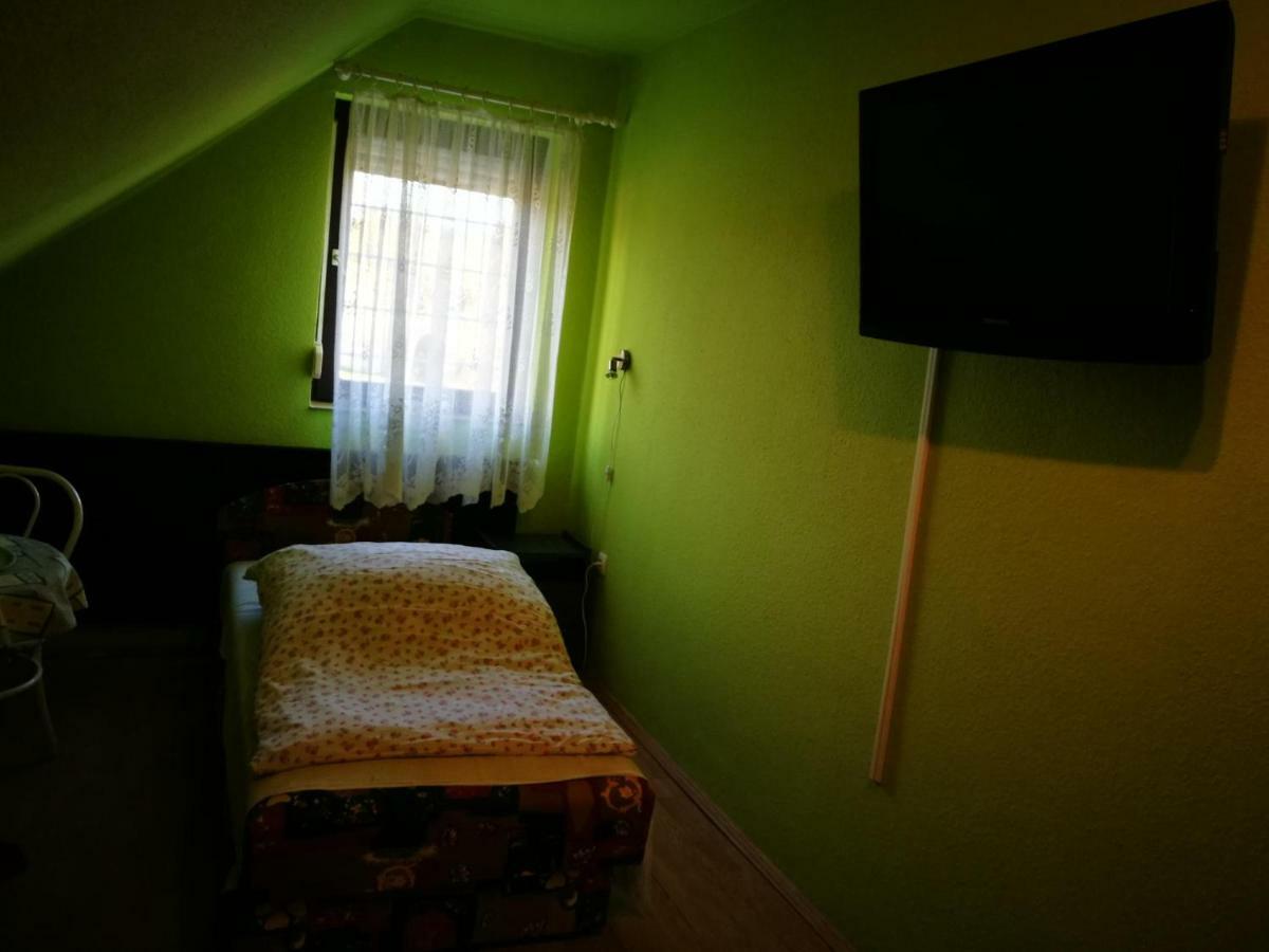 Paterdombi Vendeghaz Hotel Zalaegerszeg Bagian luar foto