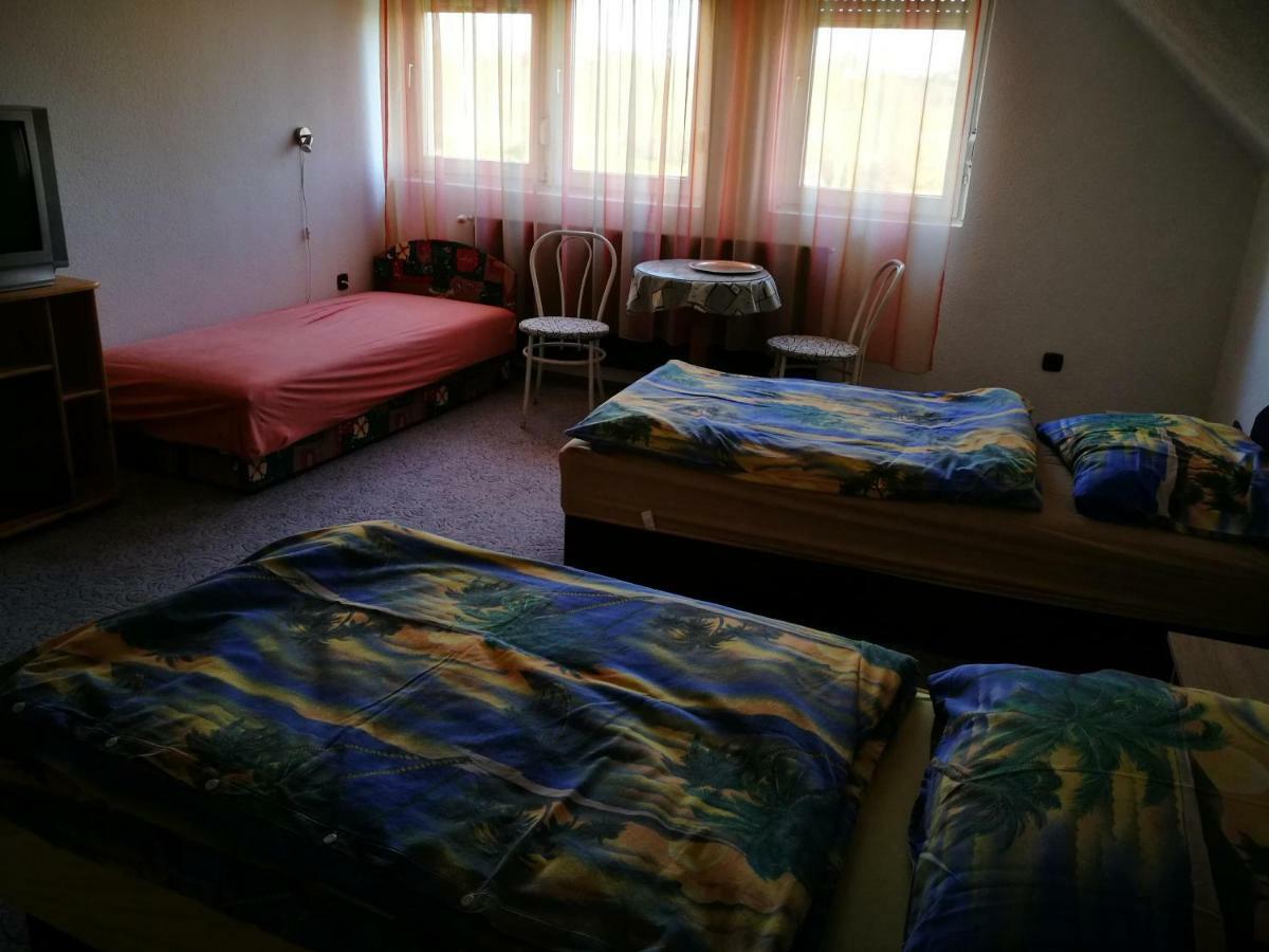 Paterdombi Vendeghaz Hotel Zalaegerszeg Bagian luar foto