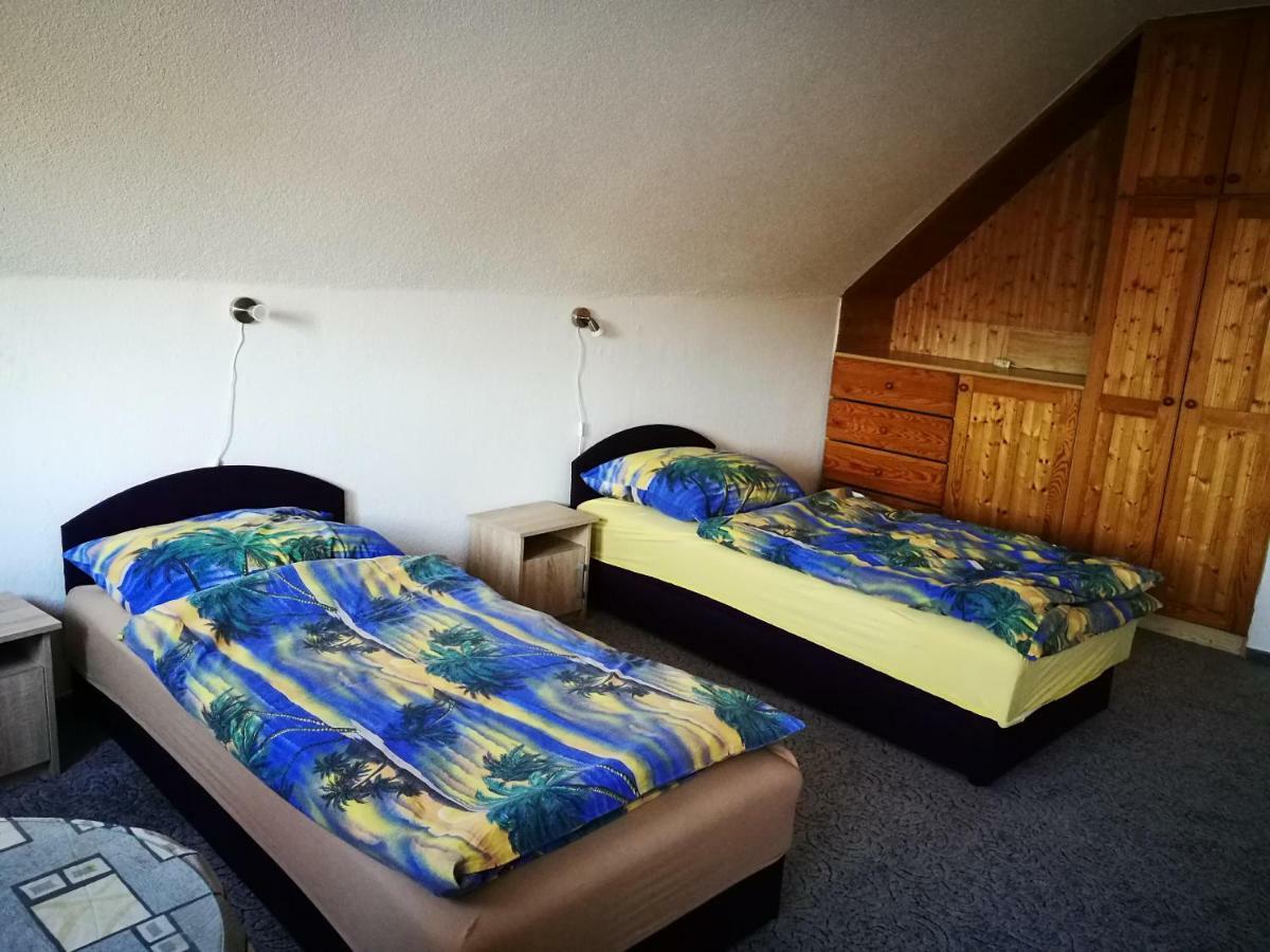 Paterdombi Vendeghaz Hotel Zalaegerszeg Bagian luar foto